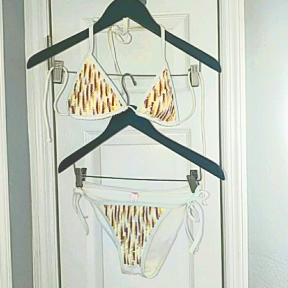 Victoria's Secret Pink & White Bikini - Picture 2 of 11